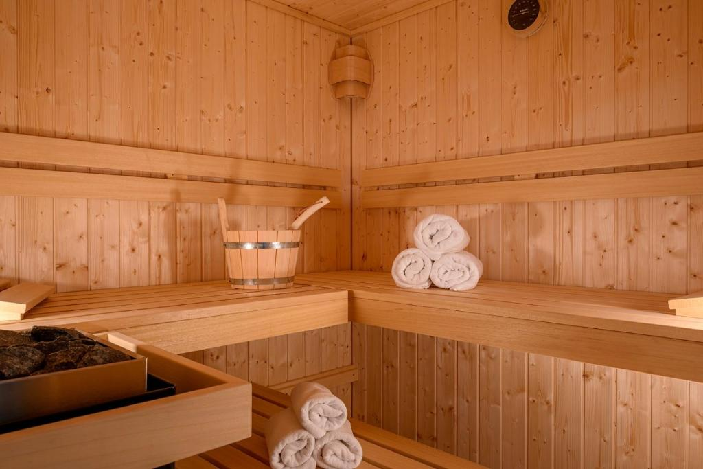 Private sauna in cedar wood