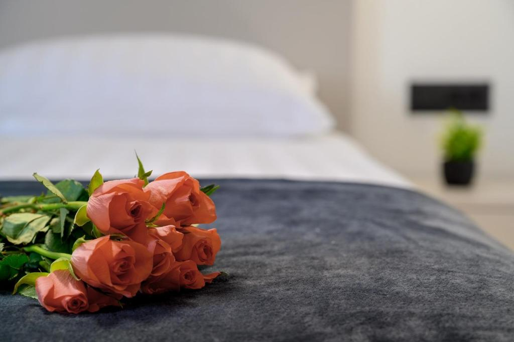 Fresh roses on arrival