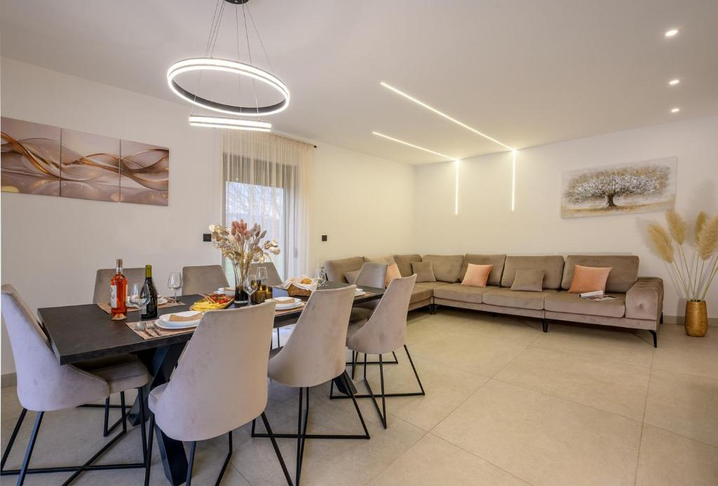 Open-plan living & dining room